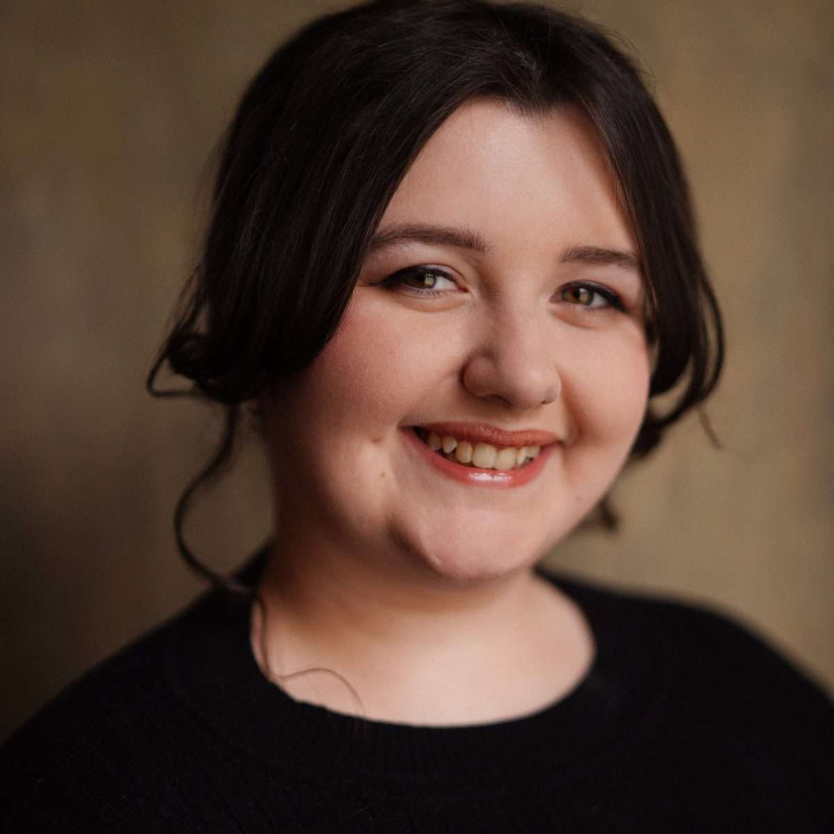 Jade Causton Headshot 5